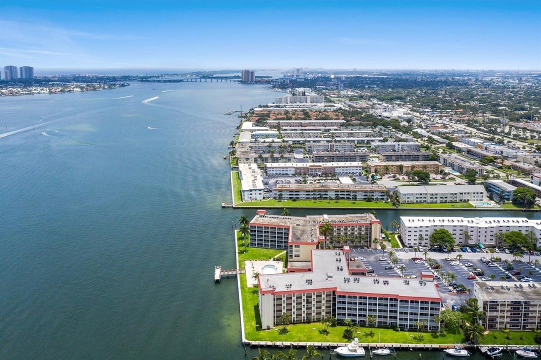 017-100ParadiseHarbourBoulevard-NorthPal