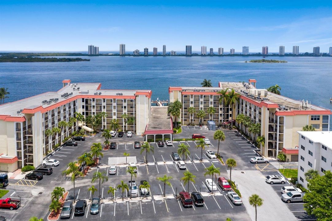 021-100ParadiseHarbourBoulevard-NorthPal