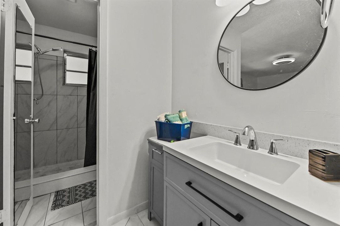 21 Bathroom 01
