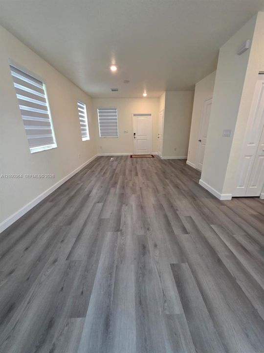 В аренду: $3,300 (3 спален, 2 ванн, 1331 Квадратных фут)