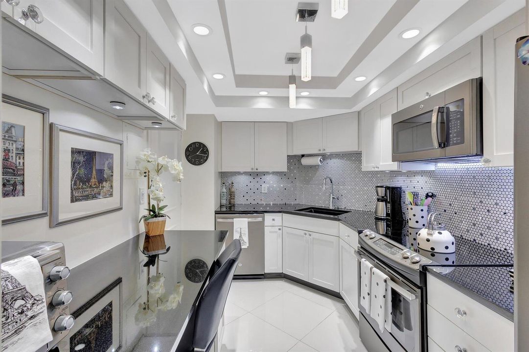 STAINLESS STEEL APPLIANCES