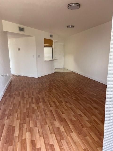 В аренду: $2,000 (1 спален, 1 ванн, 810 Квадратных фут)