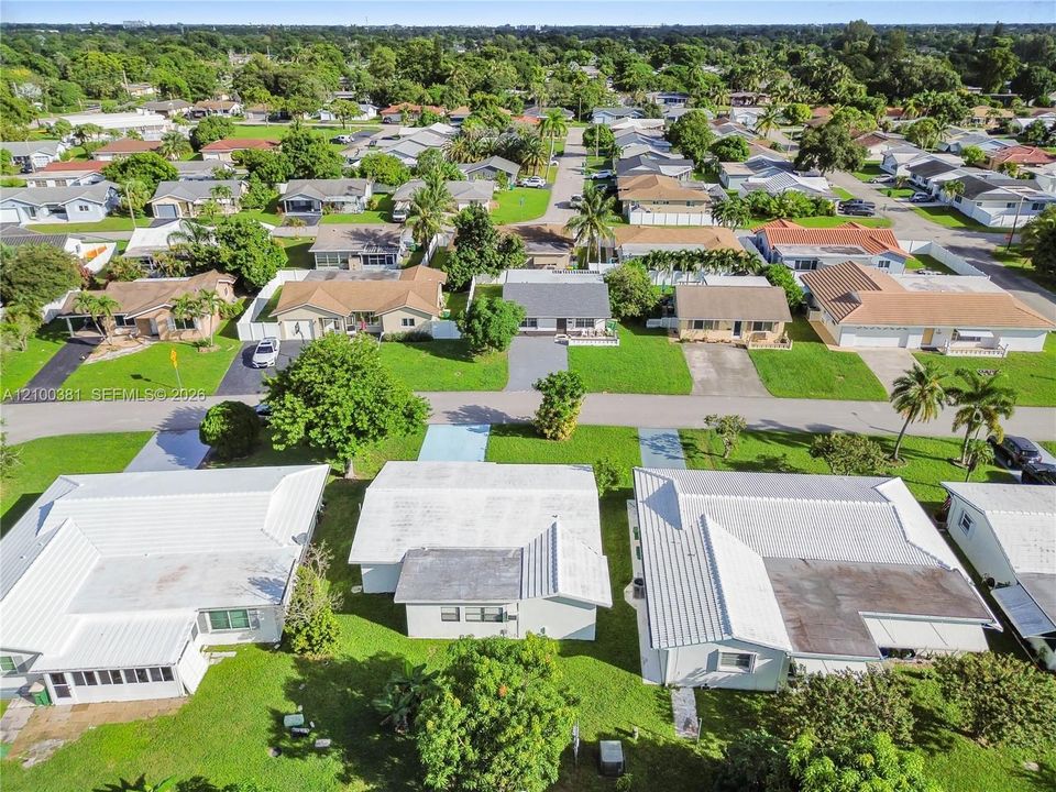 For Sale: $350,000 (2 beds, 1 baths, 1082 Square Feet)