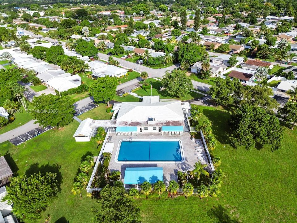 For Sale: $350,000 (2 beds, 1 baths, 1082 Square Feet)