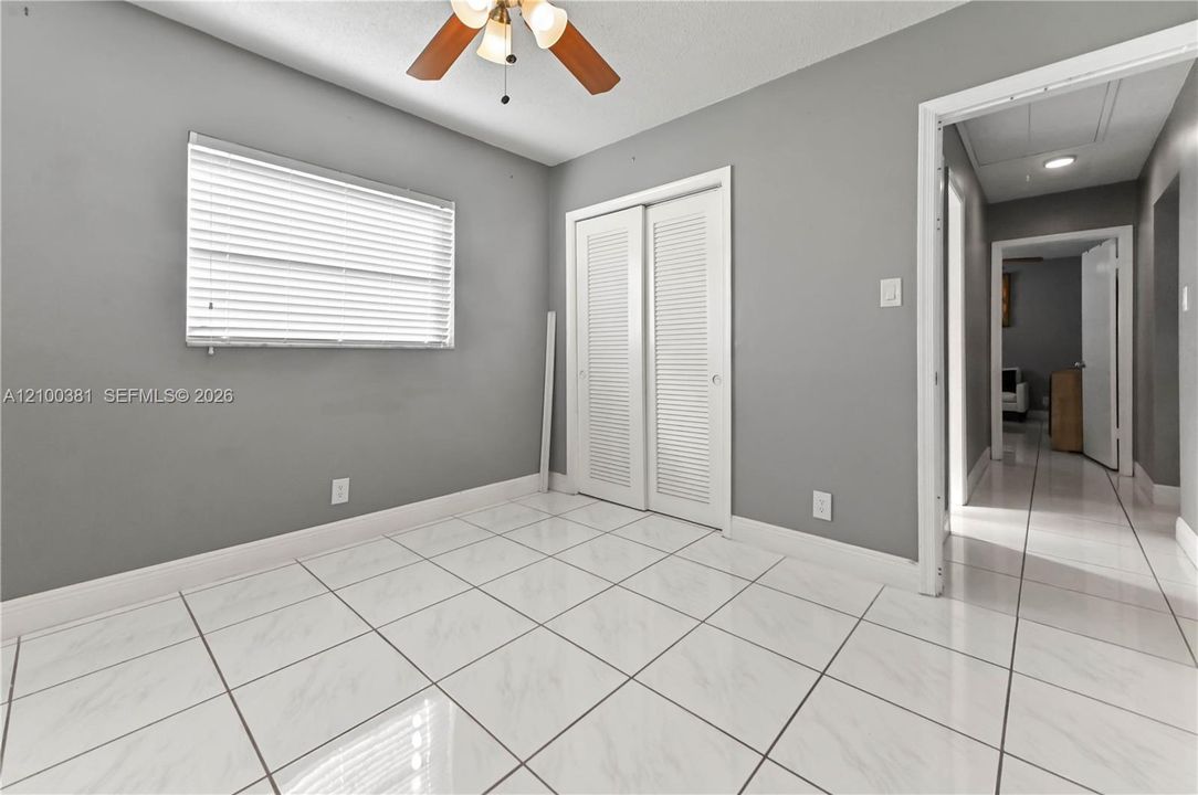 For Sale: $350,000 (2 beds, 1 baths, 1082 Square Feet)