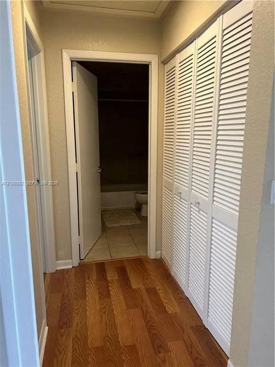 В аренду: $2,000 (2 спален, 2 ванн, 906 Квадратных фут)