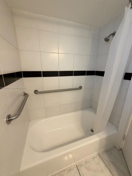 На продажу: $329,000 (1 спален, 1 ванн, 841 Квадратных фут)