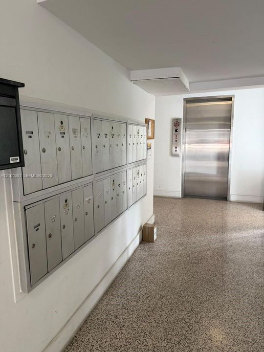 На продажу: $329,000 (1 спален, 1 ванн, 841 Квадратных фут)