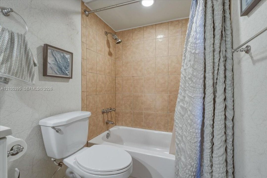 В аренду: $1,600 (1 спален, 1 ванн, 830 Квадратных фут)