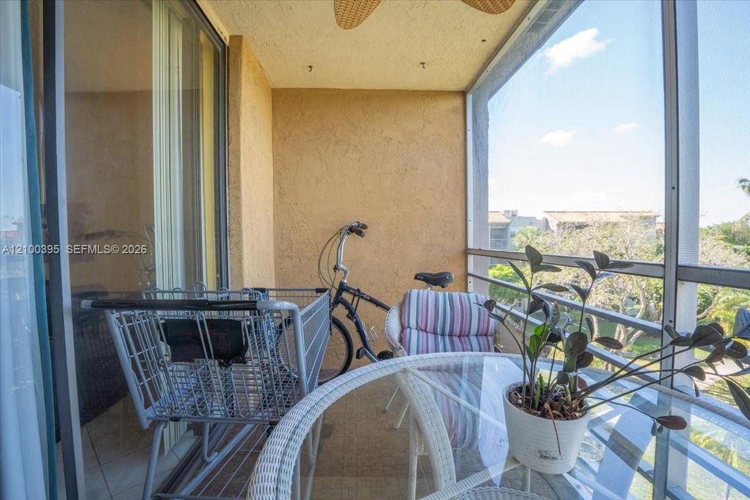 В аренду: $1,600 (1 спален, 1 ванн, 830 Квадратных фут)