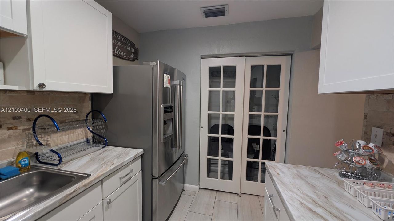 В аренду: $2,450 (2 спален, 1 ванн, 873 Квадратных фут)
