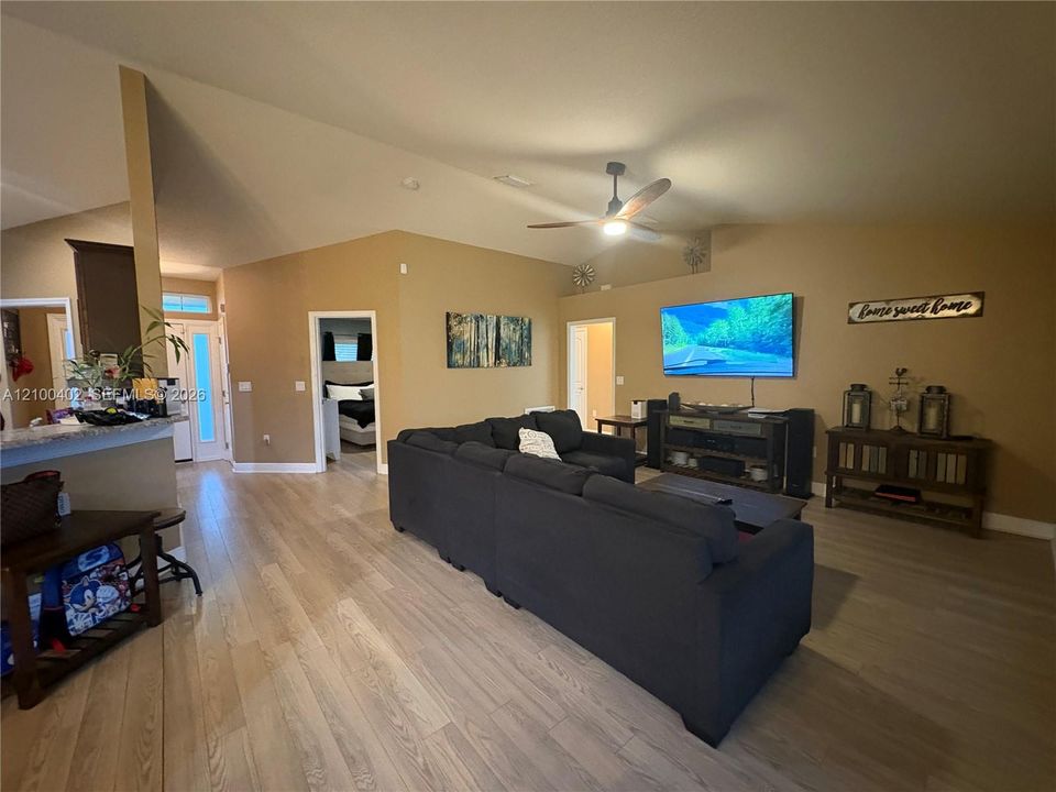 For Sale: $420,000 (4 beds, 2 baths, 1767 Square Feet)