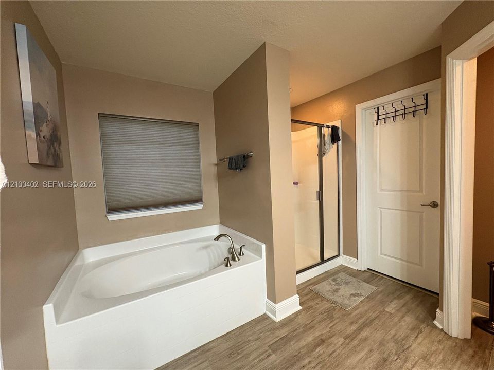For Sale: $420,000 (4 beds, 2 baths, 1767 Square Feet)