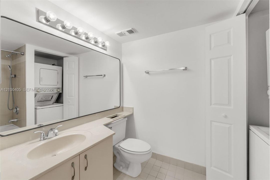 В аренду: $2,650 (2 спален, 2 ванн, 1128 Квадратных фут)