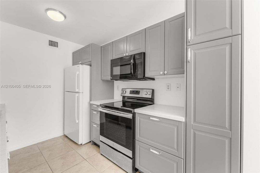 В аренду: $2,650 (2 спален, 2 ванн, 1128 Квадратных фут)
