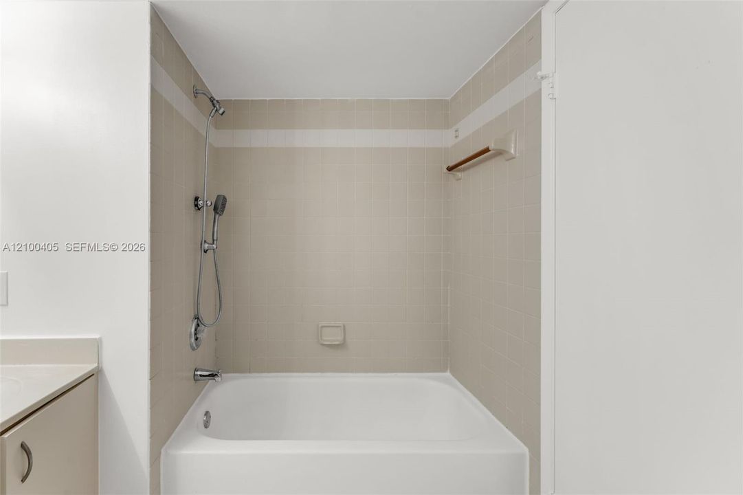 В аренду: $2,650 (2 спален, 2 ванн, 1128 Квадратных фут)