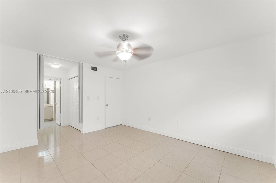 В аренду: $2,650 (2 спален, 2 ванн, 1128 Квадратных фут)
