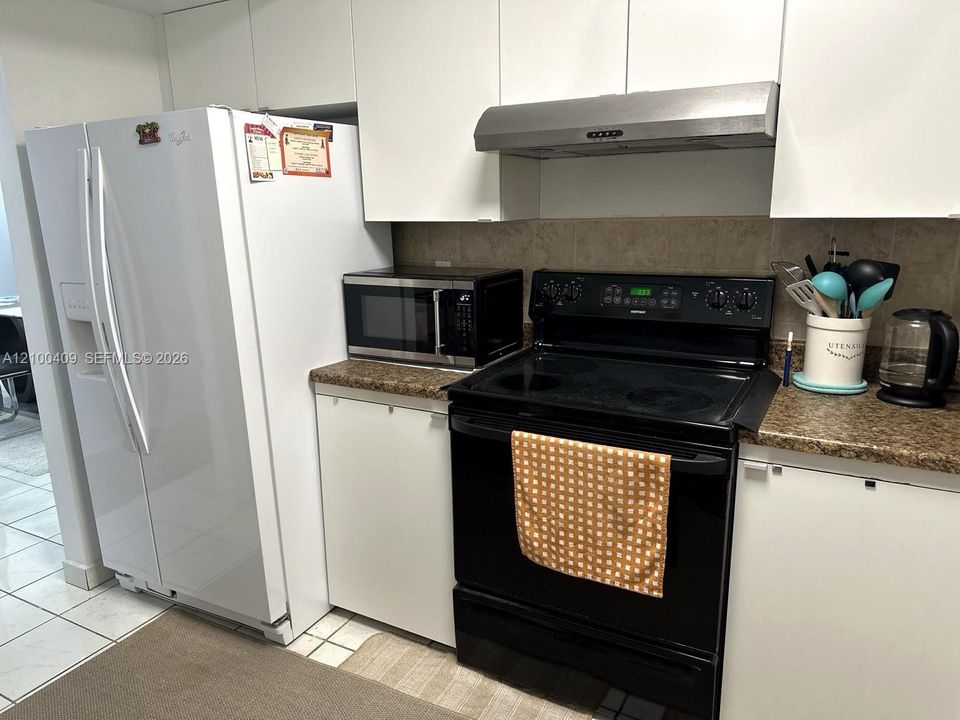 For Sale: $425,000 (2 beds, 2 baths, 1280 Square Feet)
