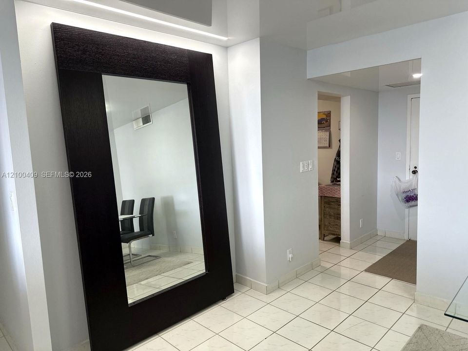 For Sale: $425,000 (2 beds, 2 baths, 1280 Square Feet)