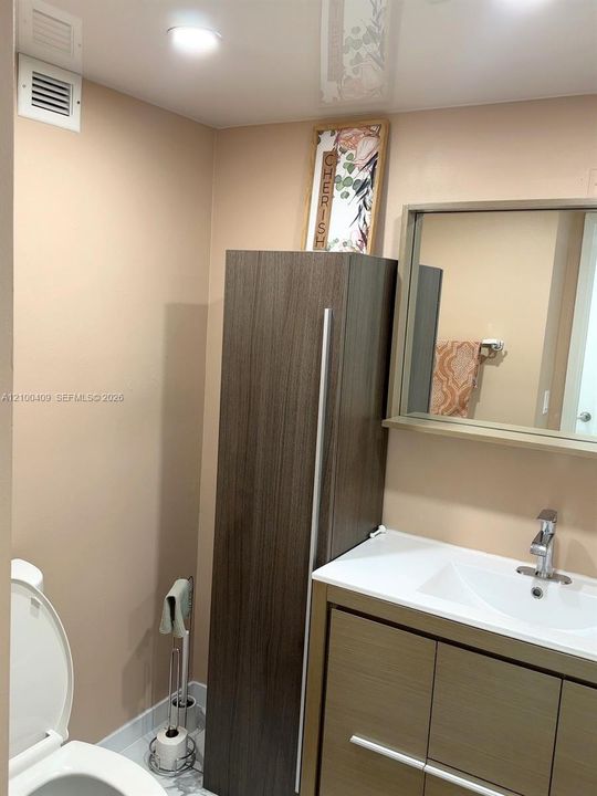 For Sale: $425,000 (2 beds, 2 baths, 1280 Square Feet)