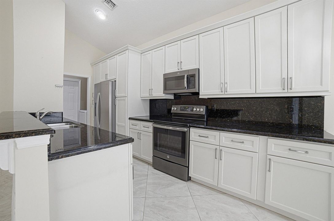 23-Kitchen-B