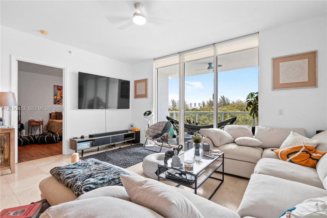 En Venta: $360,000 (2 camas, 2 baños, 1603 Pies cuadrados)