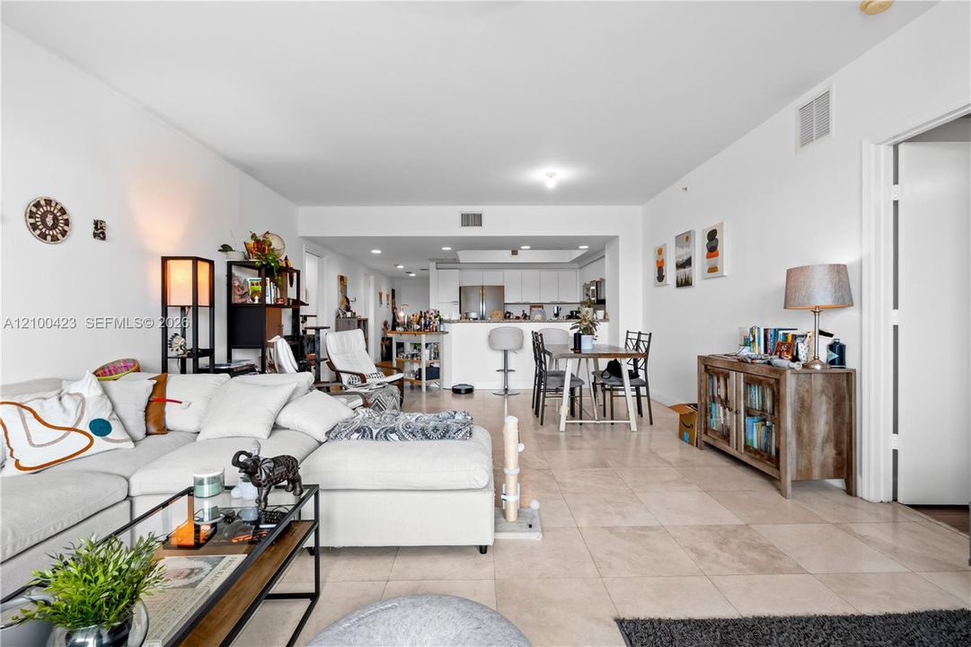 En Venta: $360,000 (2 camas, 2 baños, 1603 Pies cuadrados)