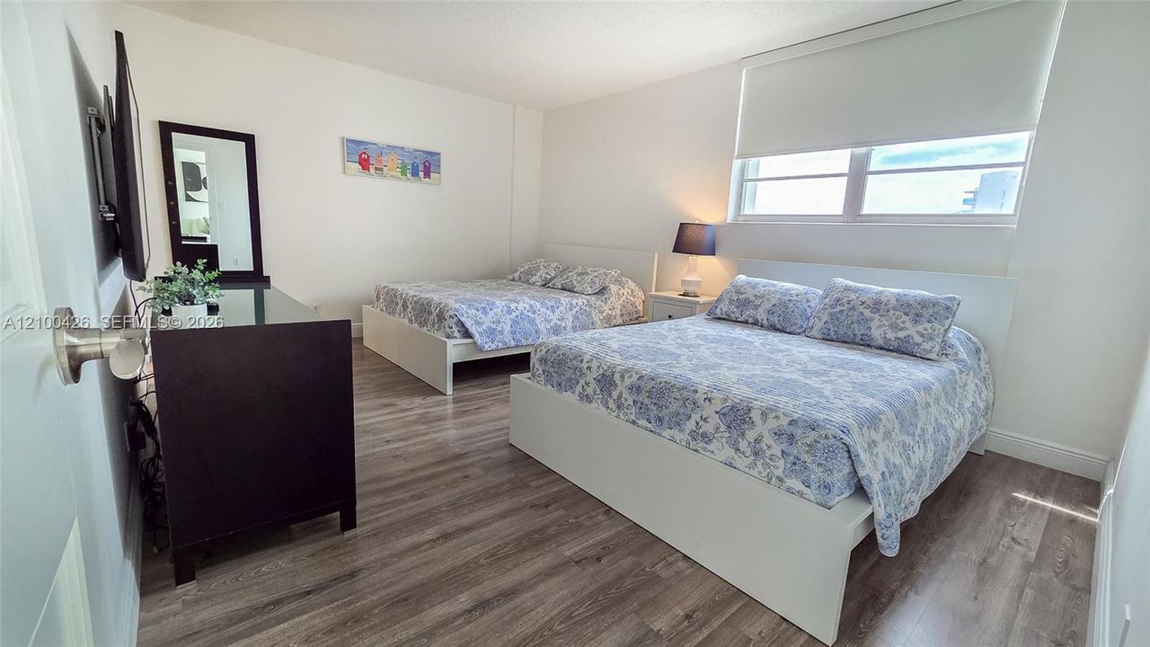 For Sale: $615,000 (2 beds, 2 baths, 1176 Square Feet)