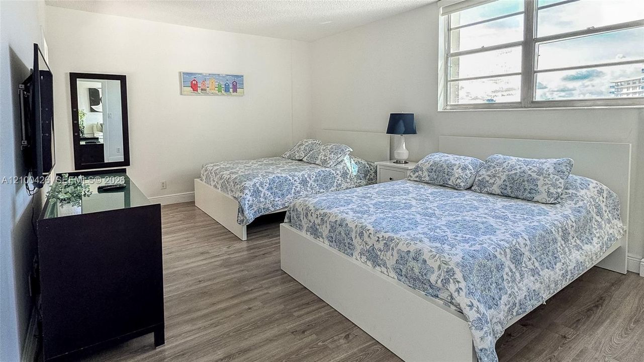 For Sale: $615,000 (2 beds, 2 baths, 1176 Square Feet)