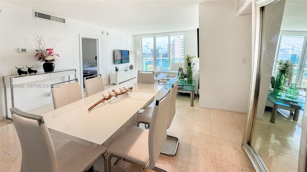 For Sale: $615,000 (2 beds, 2 baths, 1176 Square Feet)
