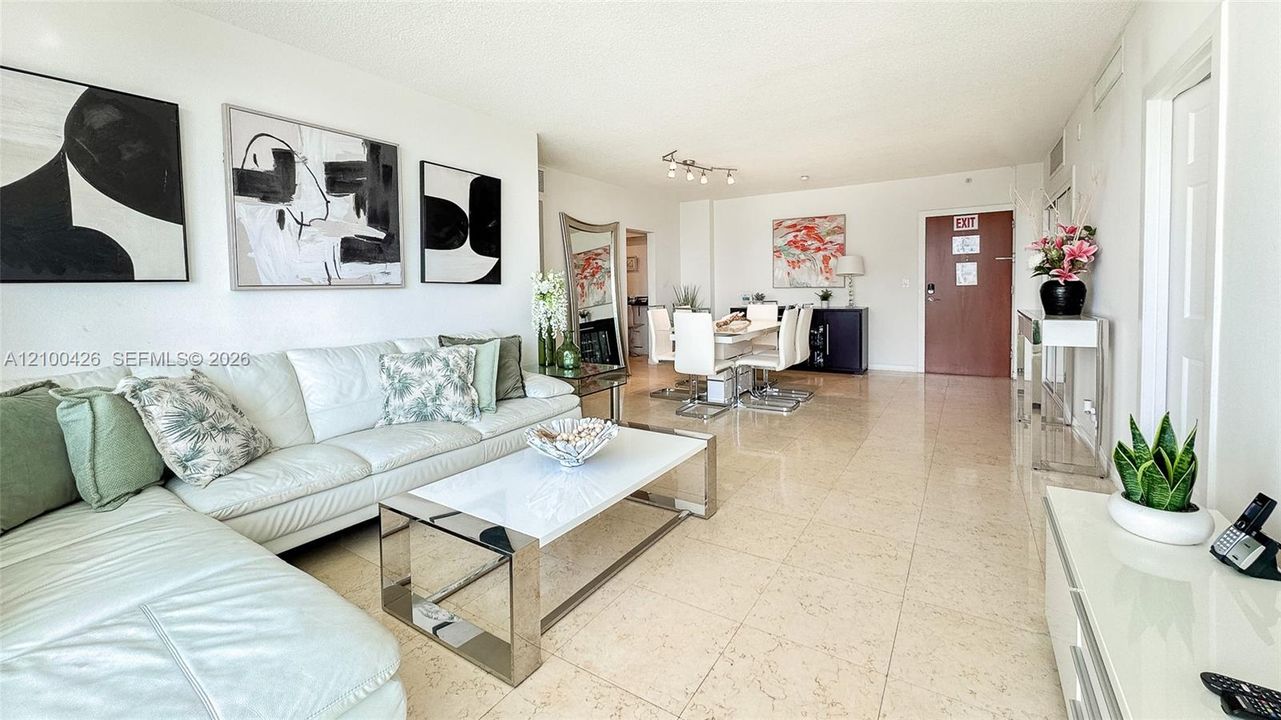For Sale: $615,000 (2 beds, 2 baths, 1176 Square Feet)