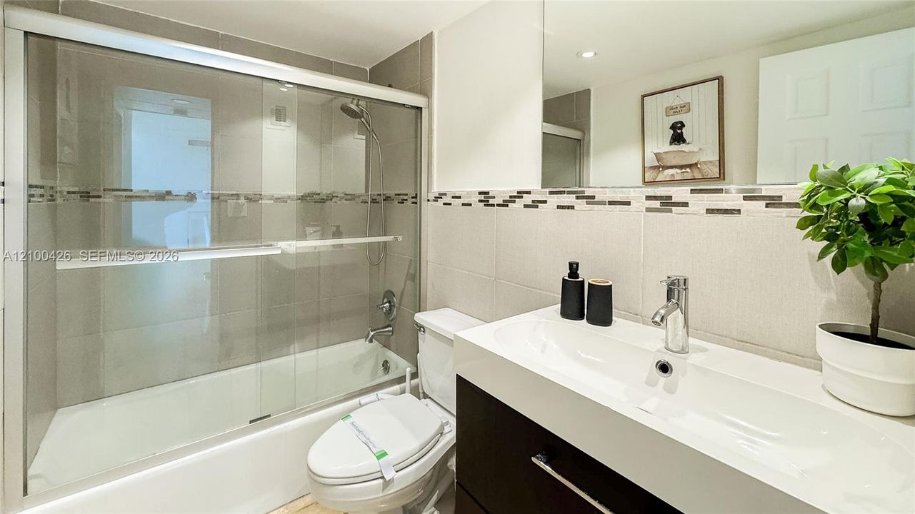 For Sale: $615,000 (2 beds, 2 baths, 1176 Square Feet)