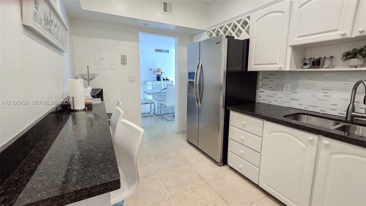 For Sale: $615,000 (2 beds, 2 baths, 1176 Square Feet)