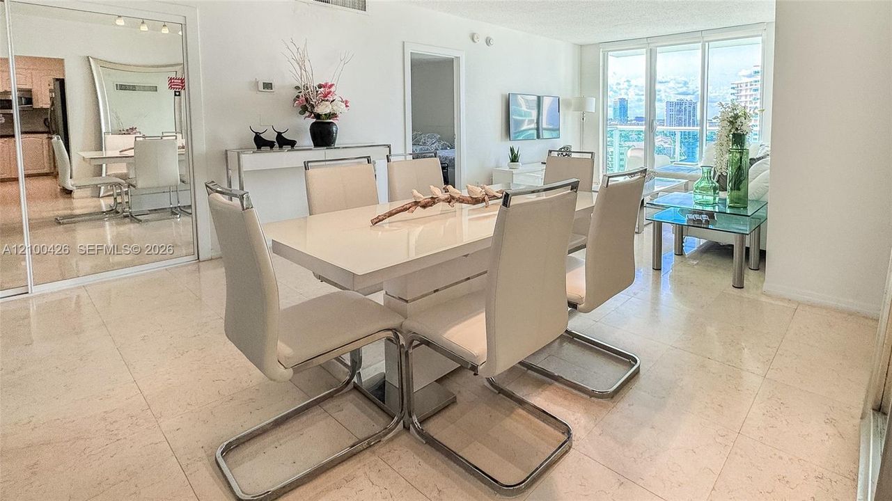 For Sale: $615,000 (2 beds, 2 baths, 1176 Square Feet)