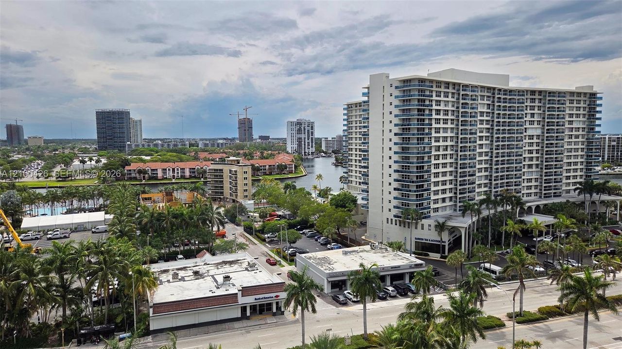 For Sale: $615,000 (2 beds, 2 baths, 1176 Square Feet)