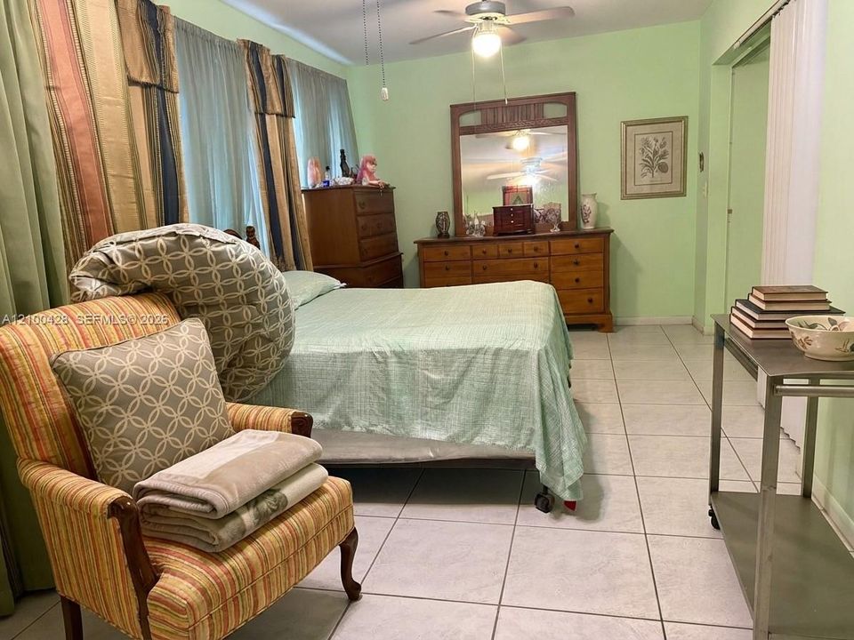 Room Staged Empty