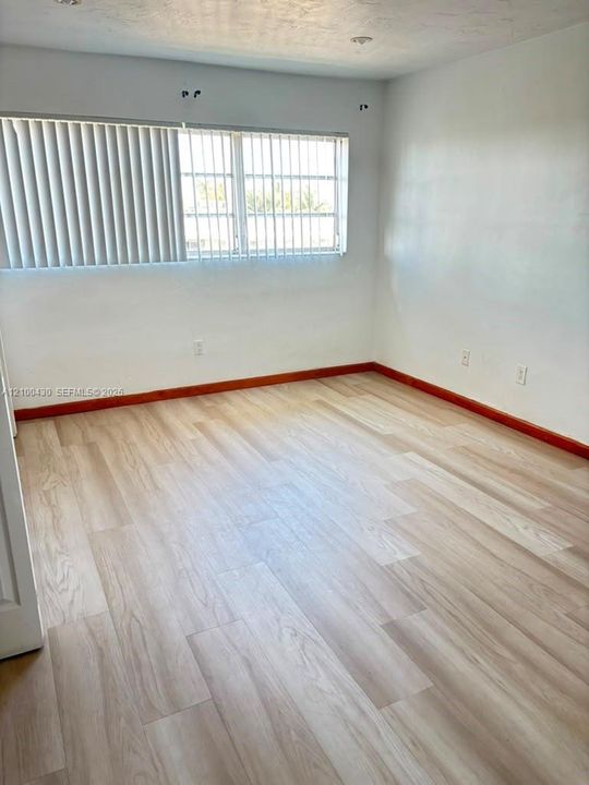 For Rent: $1,850 (1 beds, 1 baths, 700 Square Feet)