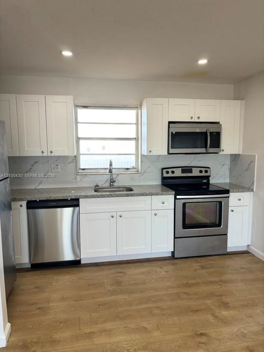 For Rent: $1,850 (1 beds, 1 baths, 700 Square Feet)