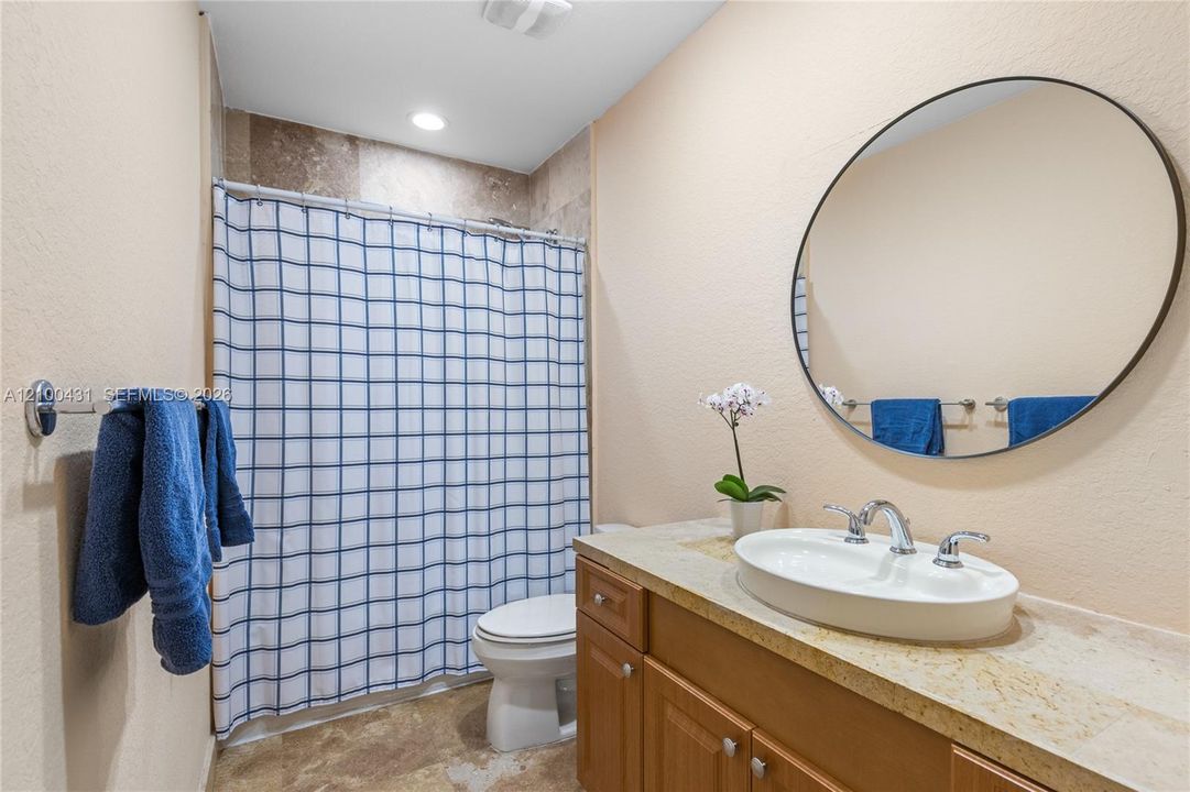 En Venta: $1,125,000 (3 camas, 2 baños, 2191 Pies cuadrados)