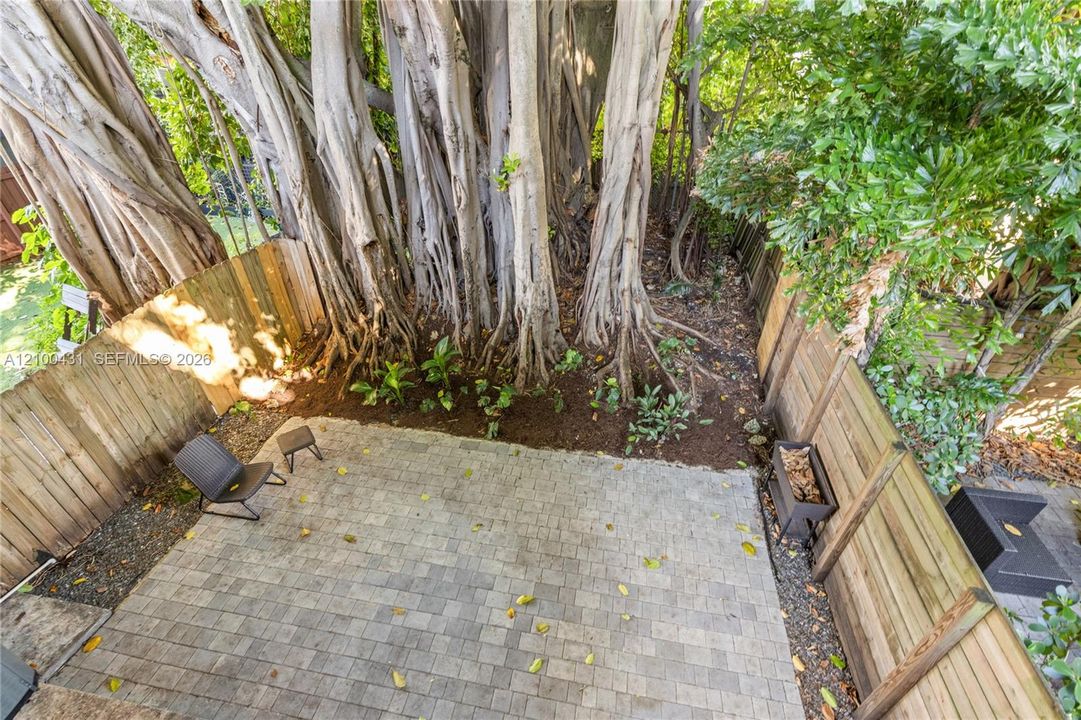 En Venta: $1,125,000 (3 camas, 2 baños, 2191 Pies cuadrados)