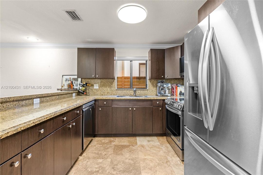 En Venta: $1,125,000 (3 camas, 2 baños, 2191 Pies cuadrados)
