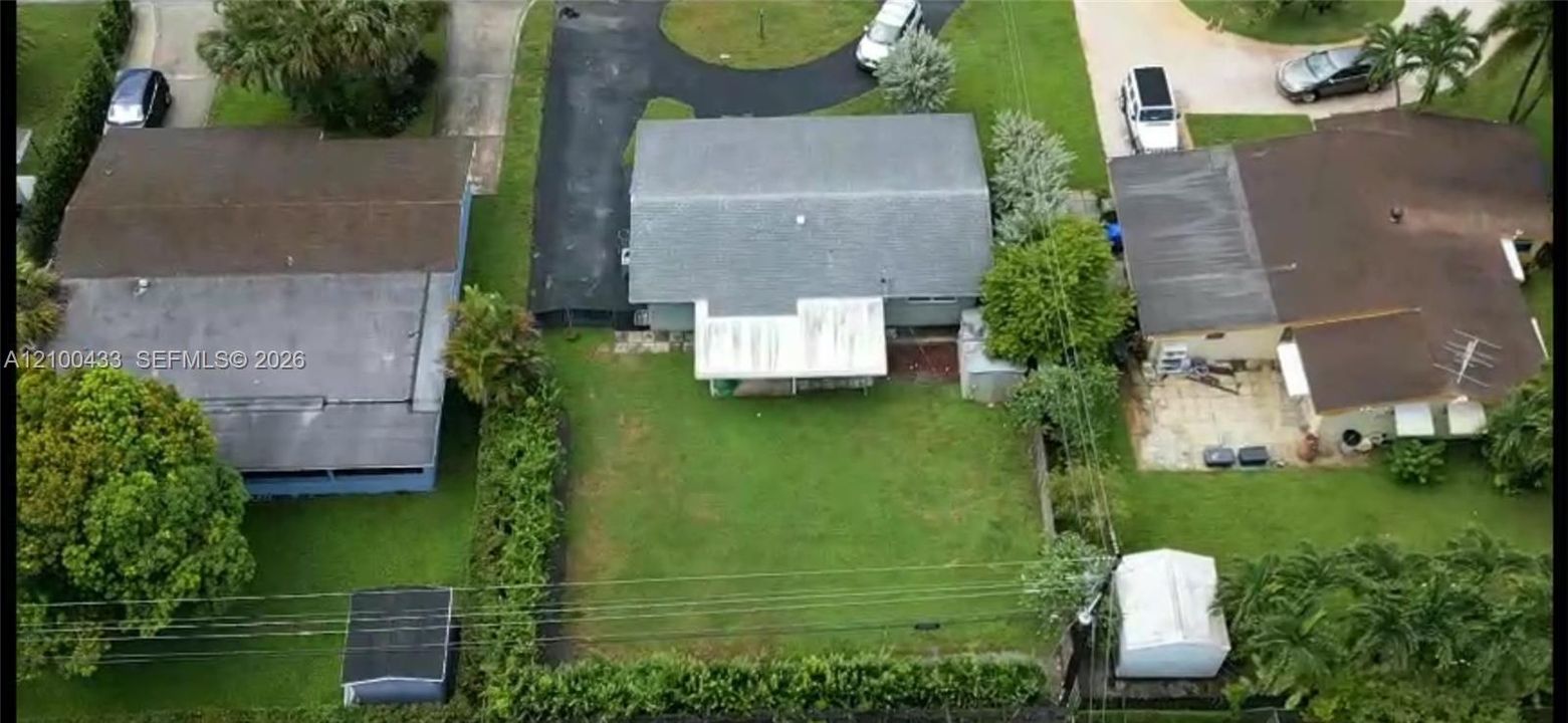For Rent: $3,200 (2 beds, 1 baths, 897 Square Feet)