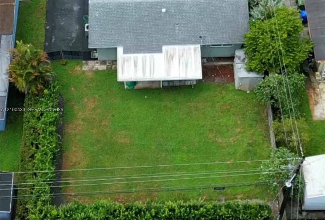 For Rent: $3,200 (2 beds, 1 baths, 897 Square Feet)