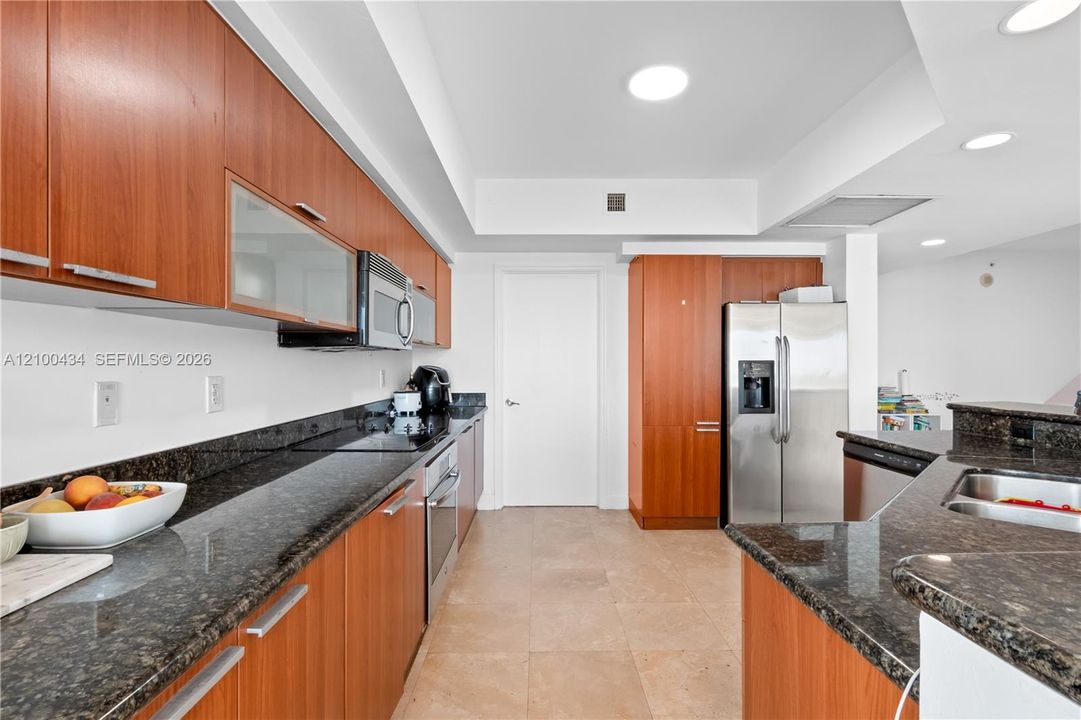 На продажу: $599,000 (3 спален, 3 ванн, 2385 Квадратных фут)
