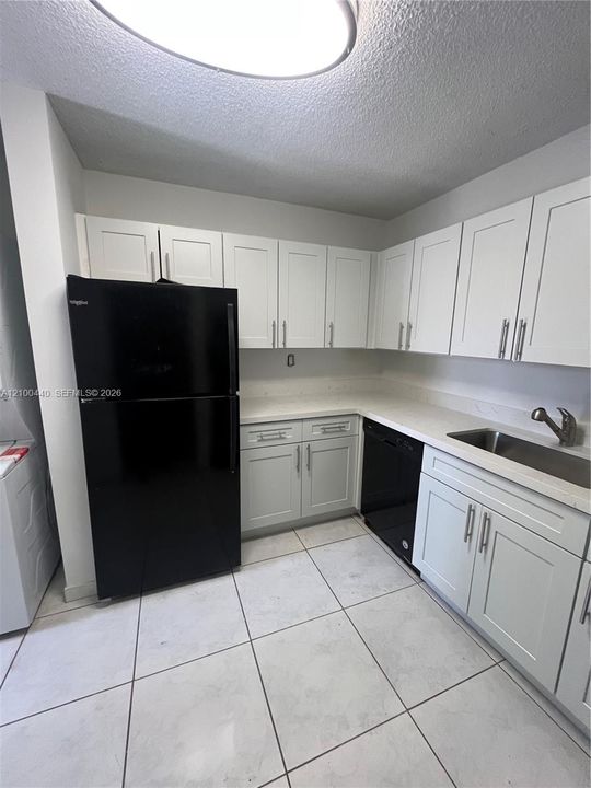 For Sale: $314,900 (2 beds, 2 baths, 847 Square Feet)