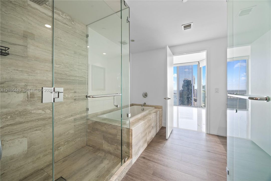 En Venta: $698,000 (1 camas, 2 baños, 944 Pies cuadrados)