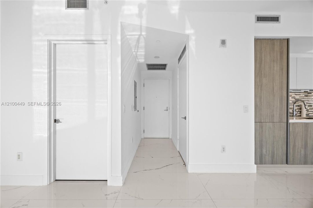 En Venta: $698,000 (1 camas, 2 baños, 944 Pies cuadrados)