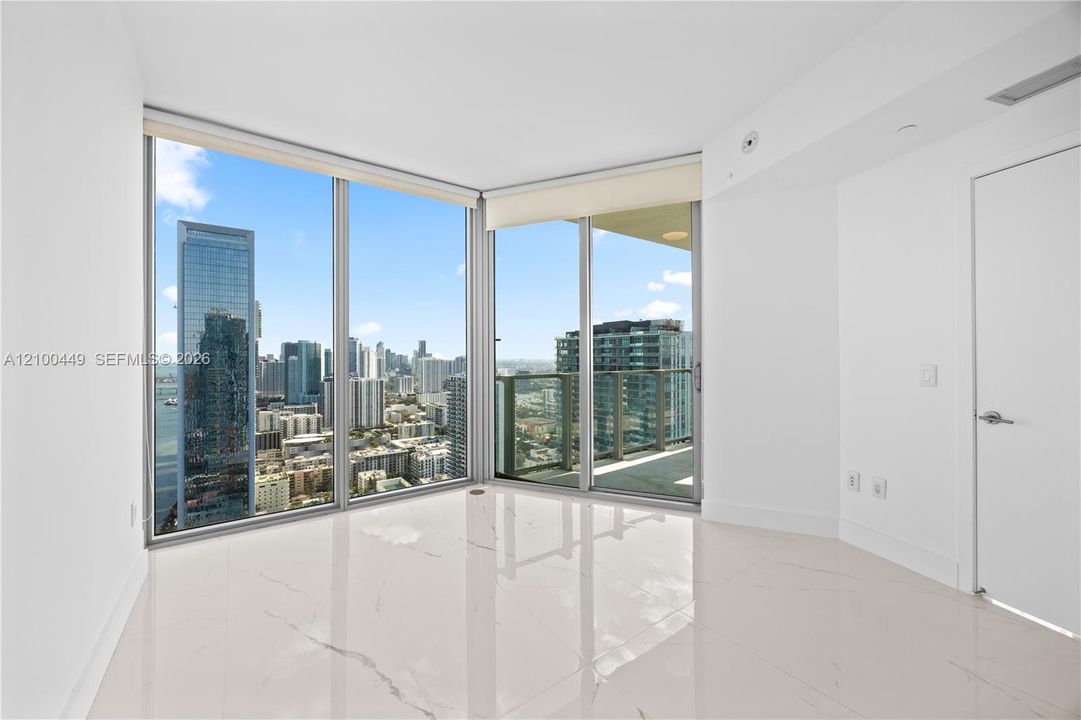 En Venta: $698,000 (1 camas, 2 baños, 944 Pies cuadrados)