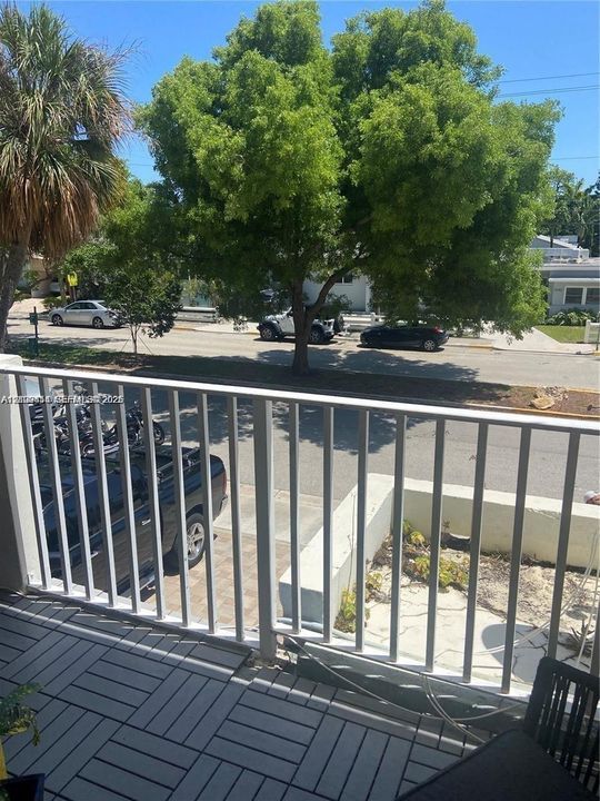 For Rent: $2,100 (1 beds, 1 baths, 817 Square Feet)