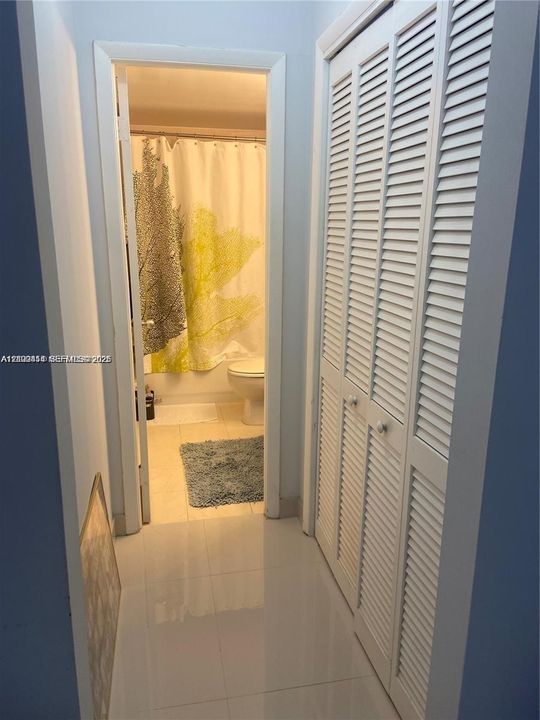 For Rent: $2,100 (1 beds, 1 baths, 817 Square Feet)